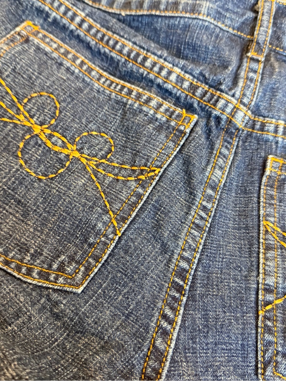 Walt Disney World Women’s High Rise Denim Jean Shorts Size 8 Dark Wash Mickey - Picture 9 of 12